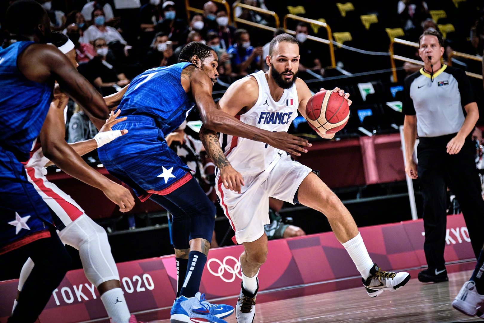 九游娱乐官方网站-关于法国男篮横扫希腊男篮，阿德巴约统治全场的信息