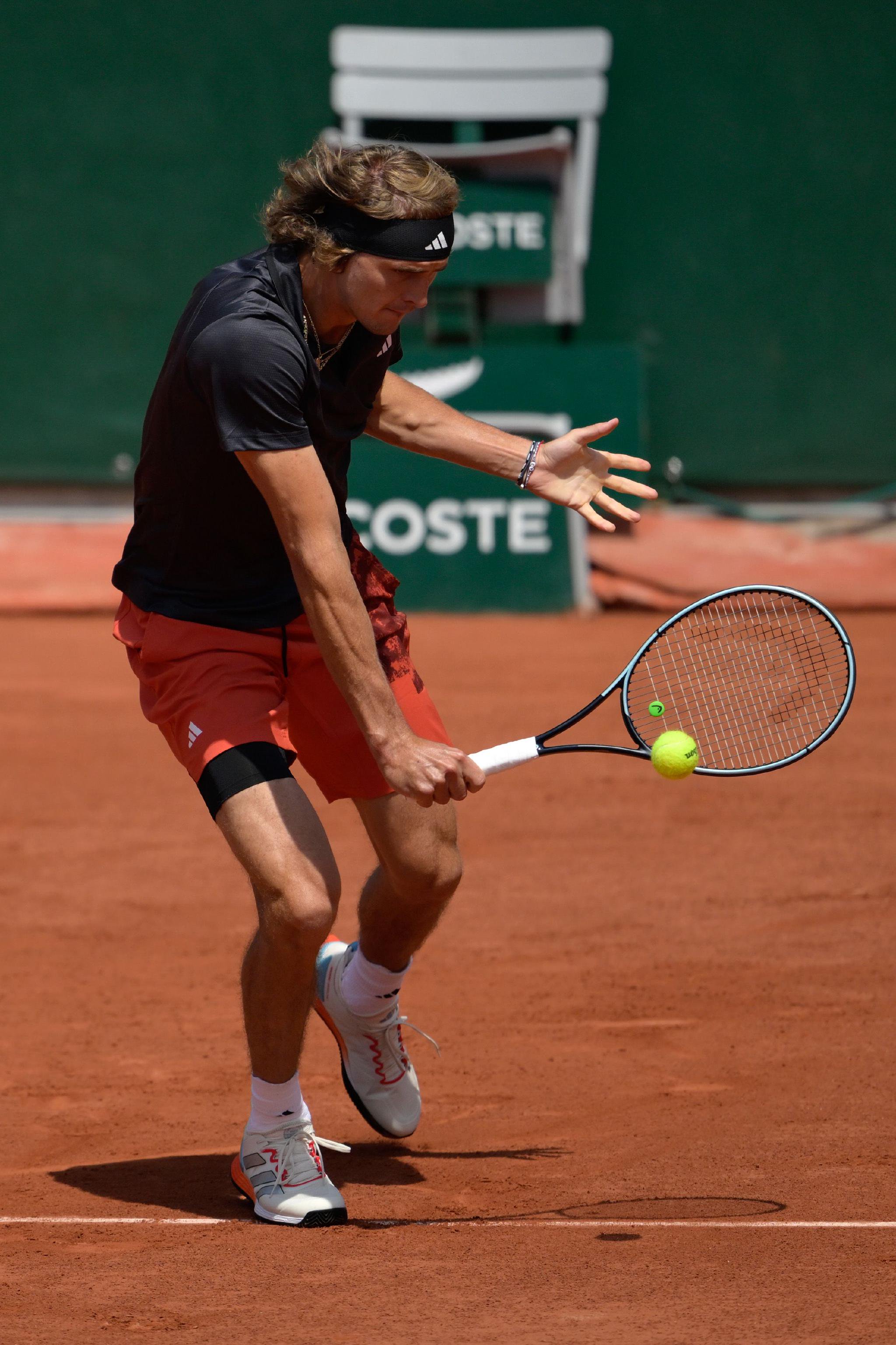 九游娱乐官方网站-意大利网球队绝地反击西班牙网球队，兹维列夫高光表现的简单介绍