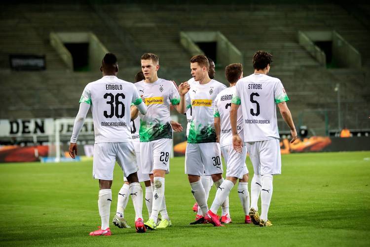 包含法兰克福取得重要客场胜利，士气大振的词条