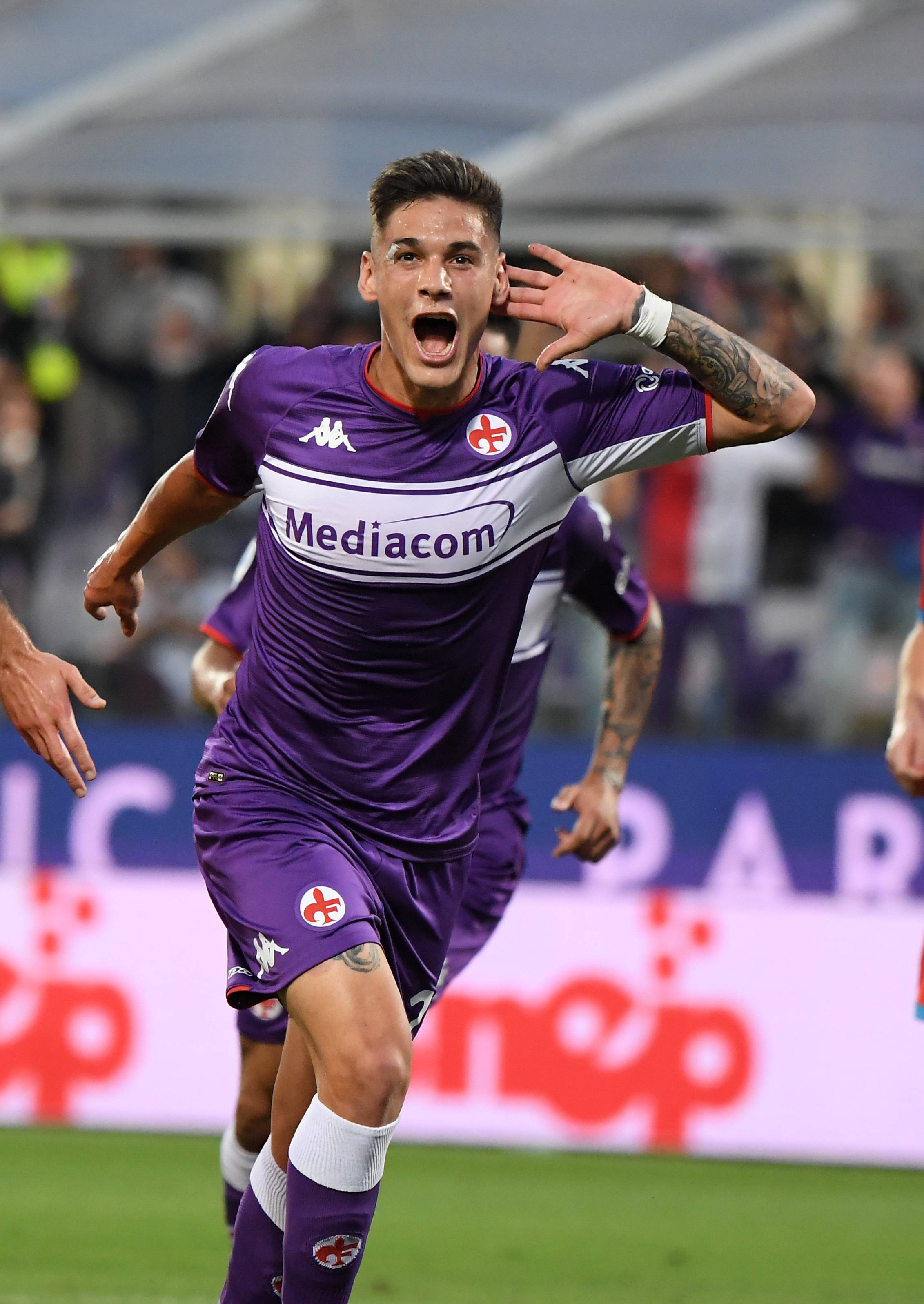 意甲联赛冠军仍未产生,激烈争夺中 意甲联赛冠军仍未产生,激烈争夺中