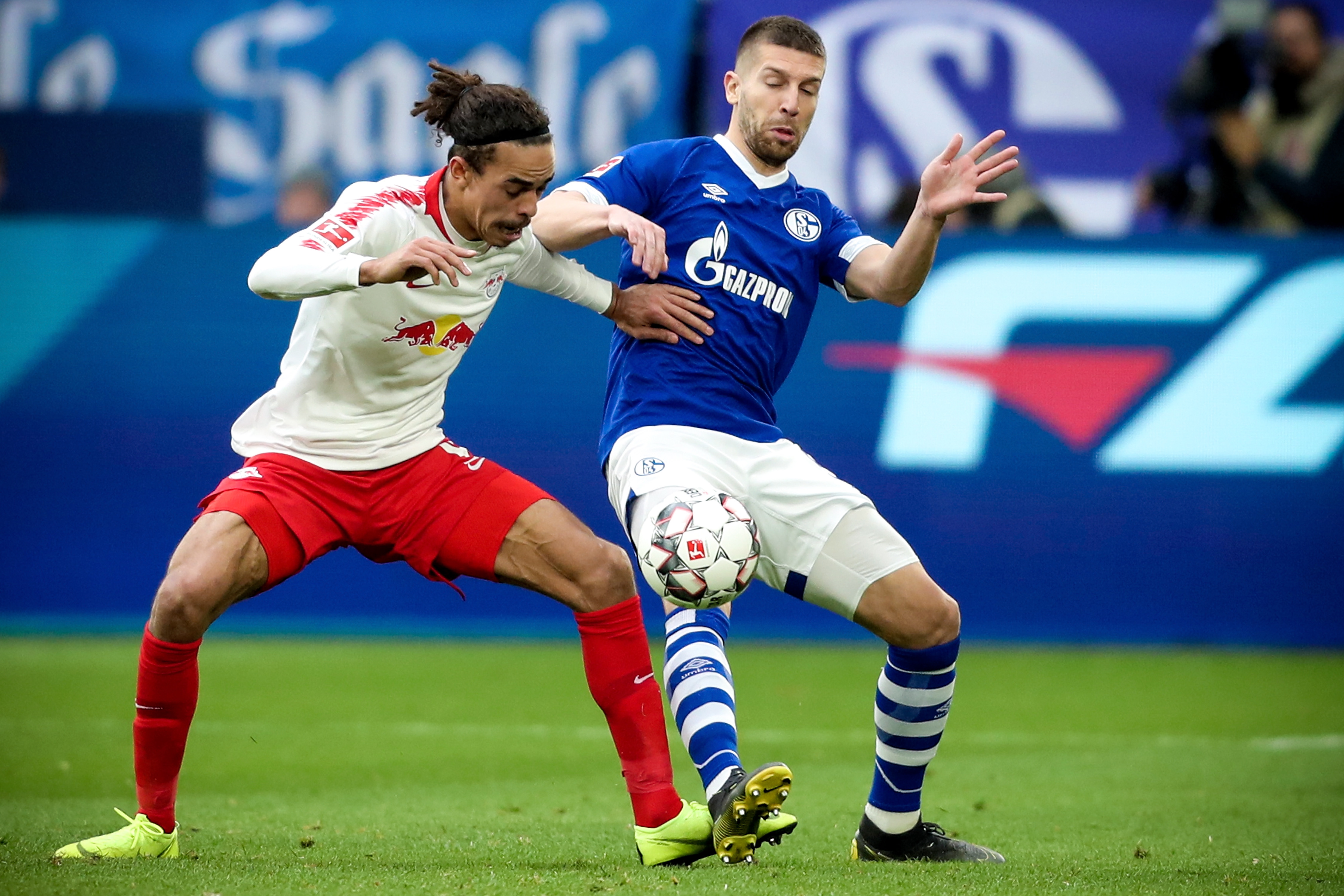 包含沙尔克04客场逆转成功，德甲冲击前四的词条