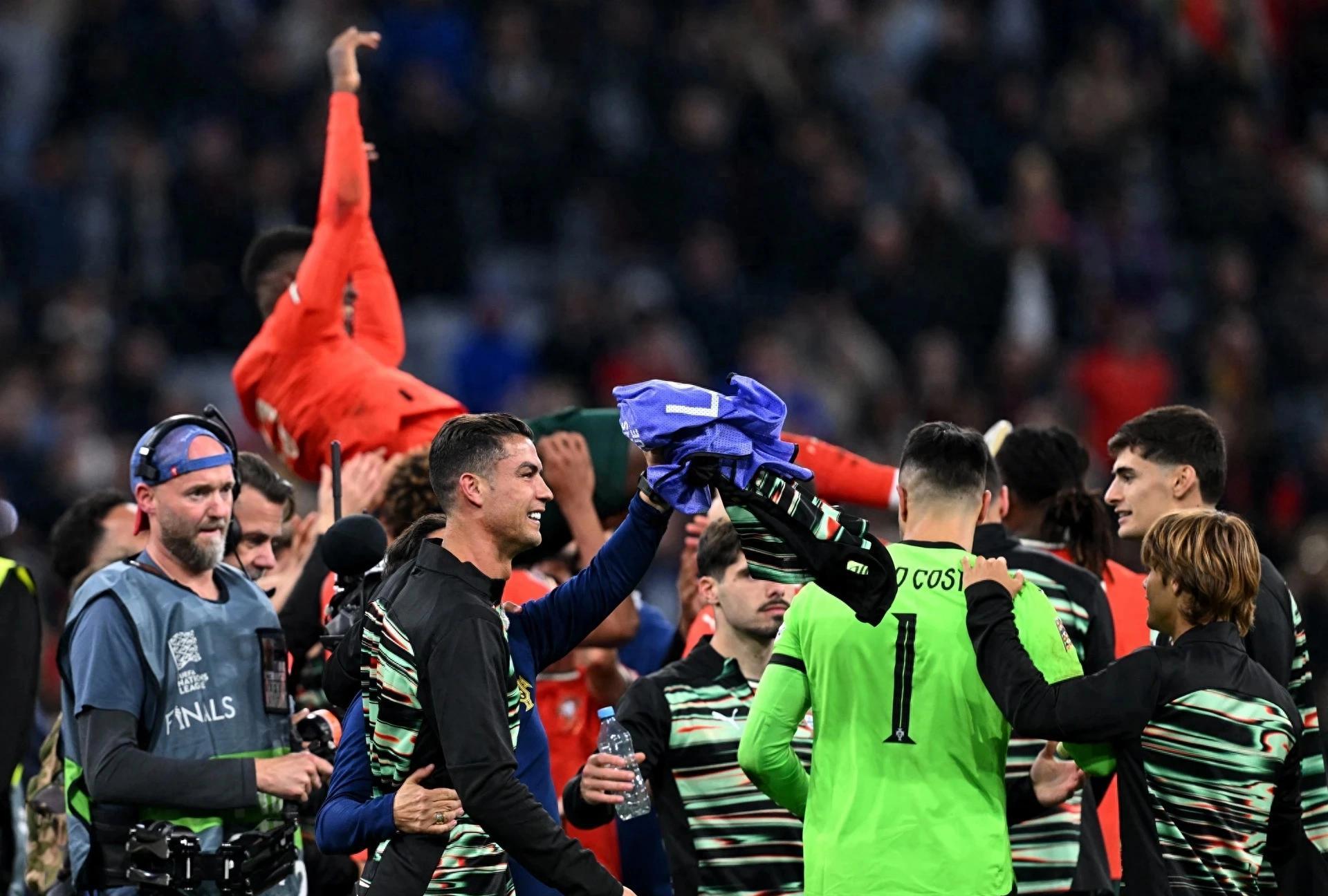 关于强强对决！两支豪门球队在欧洲大赛上交锋的信息