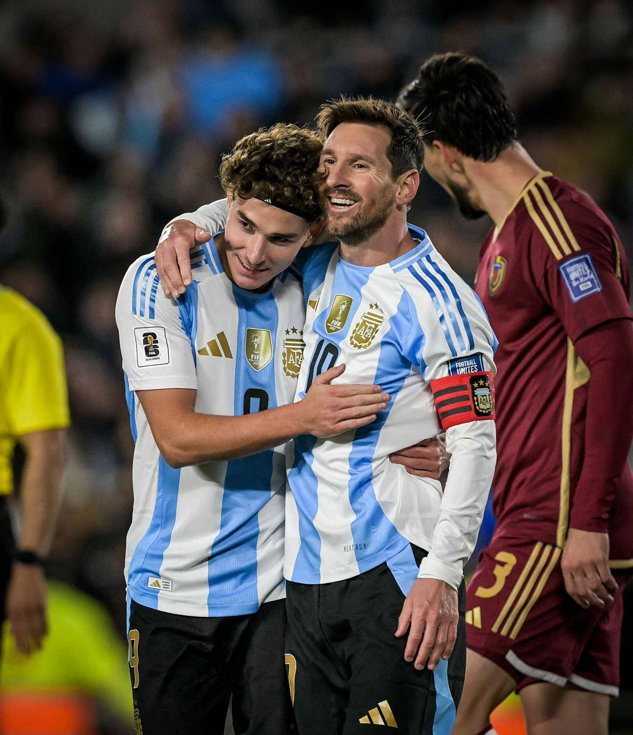 南美球队在国际比赛中展现出色实力，引人注目