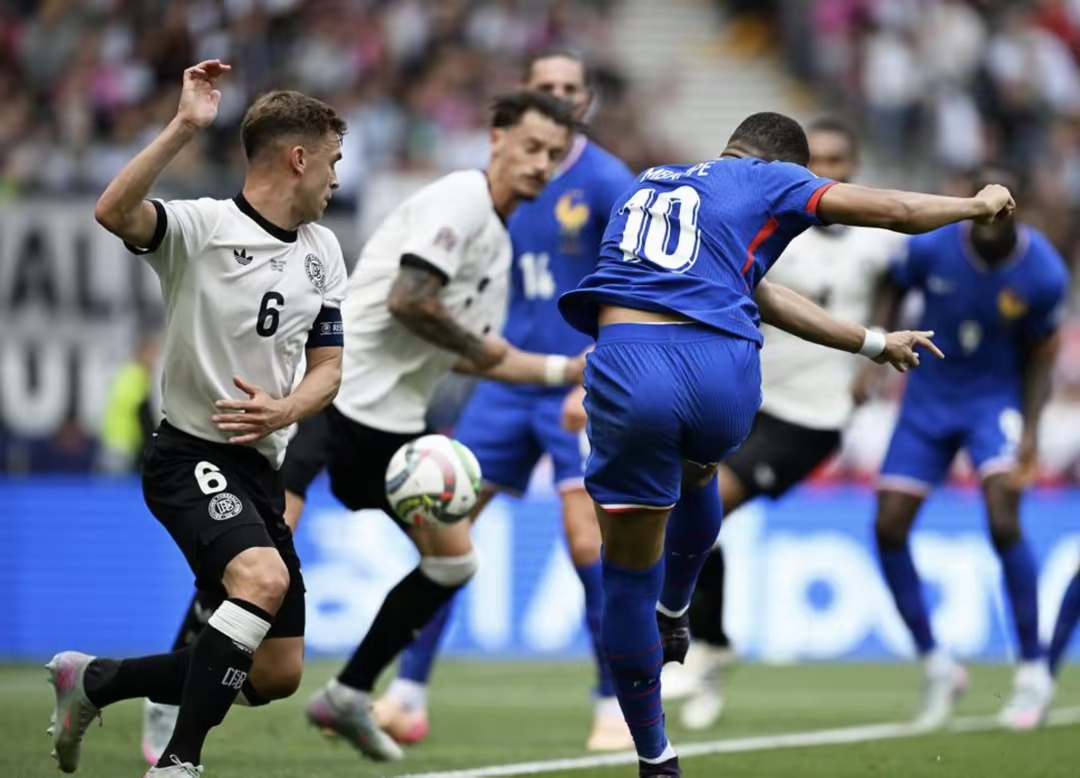 包含南特主场战胜兰斯法国杯停止强的词条