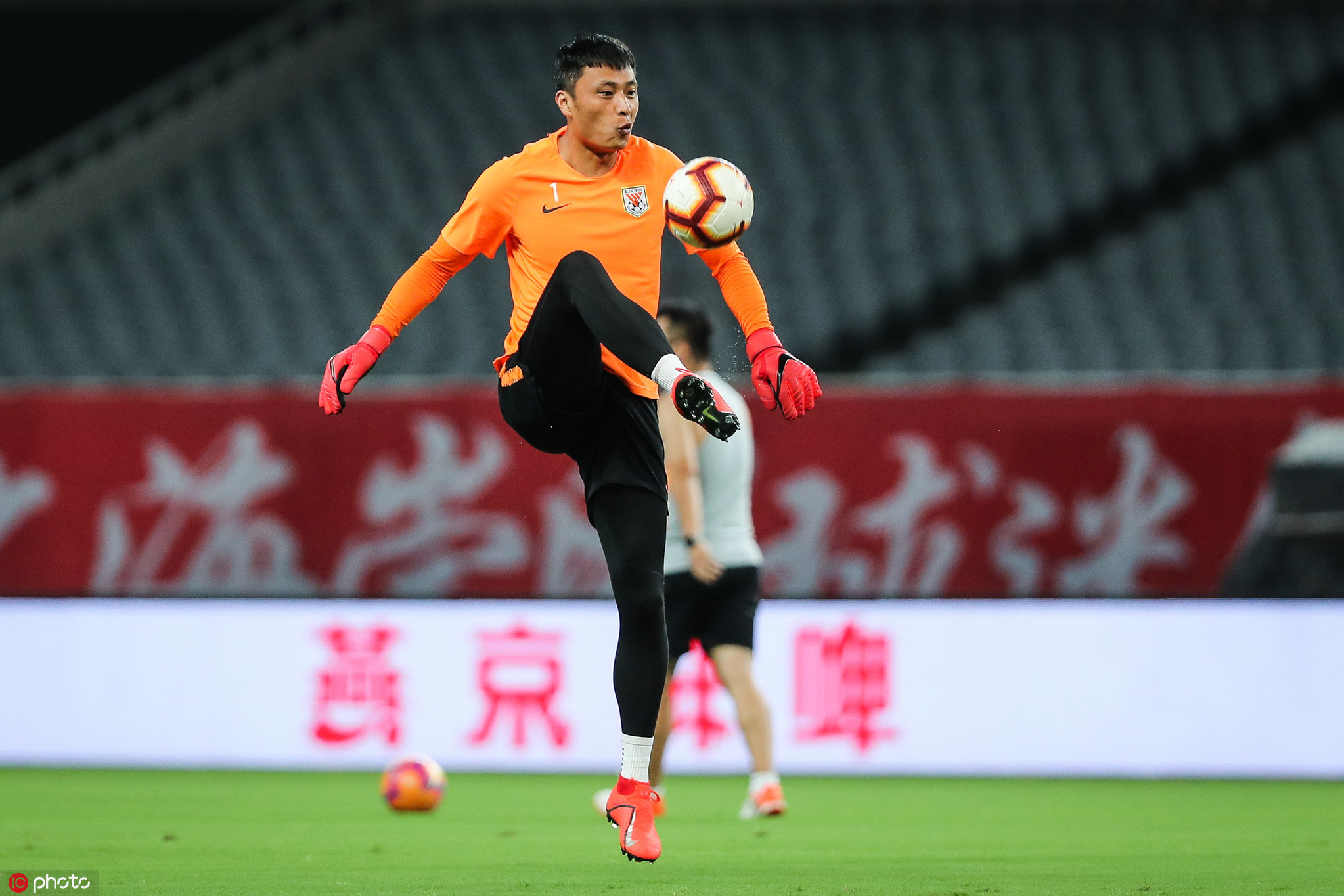 鲁能战队备战关键比赛，士气高昂的简单介绍