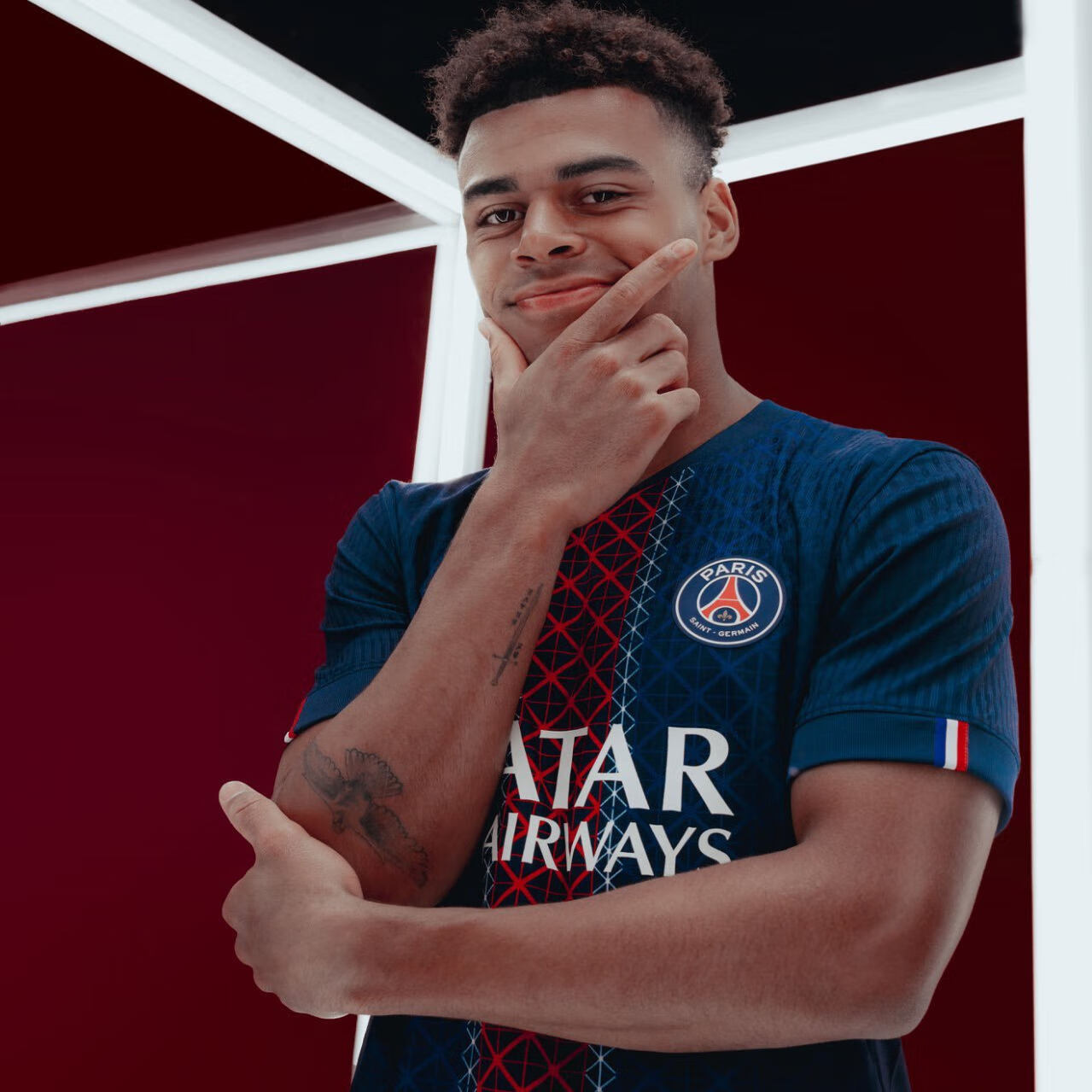 关于巴黎圣日耳曼的登贝莱表现出色的信息