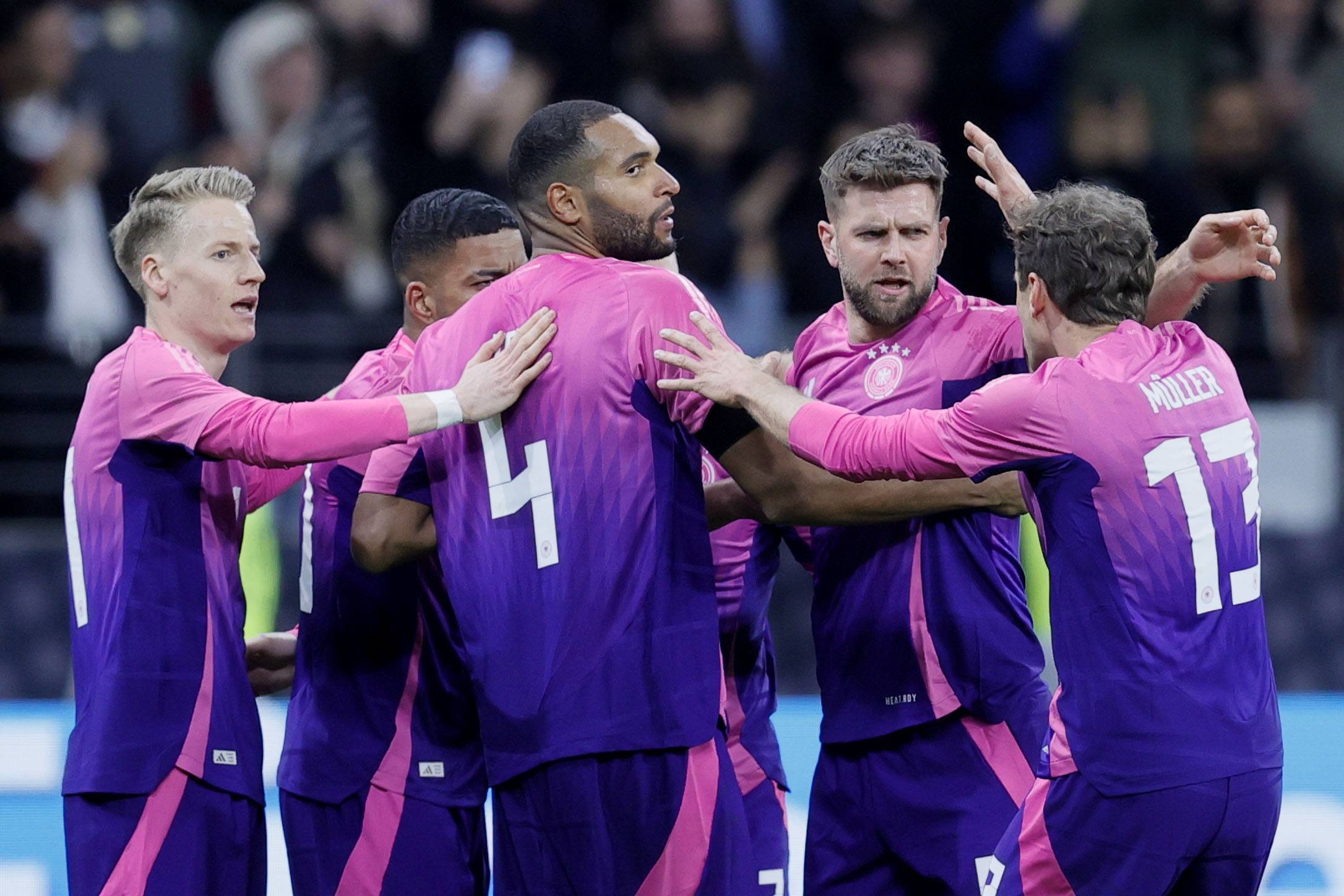 包含弗洛西诺内击败国际米兰，欧国联比赛一触即发的词条