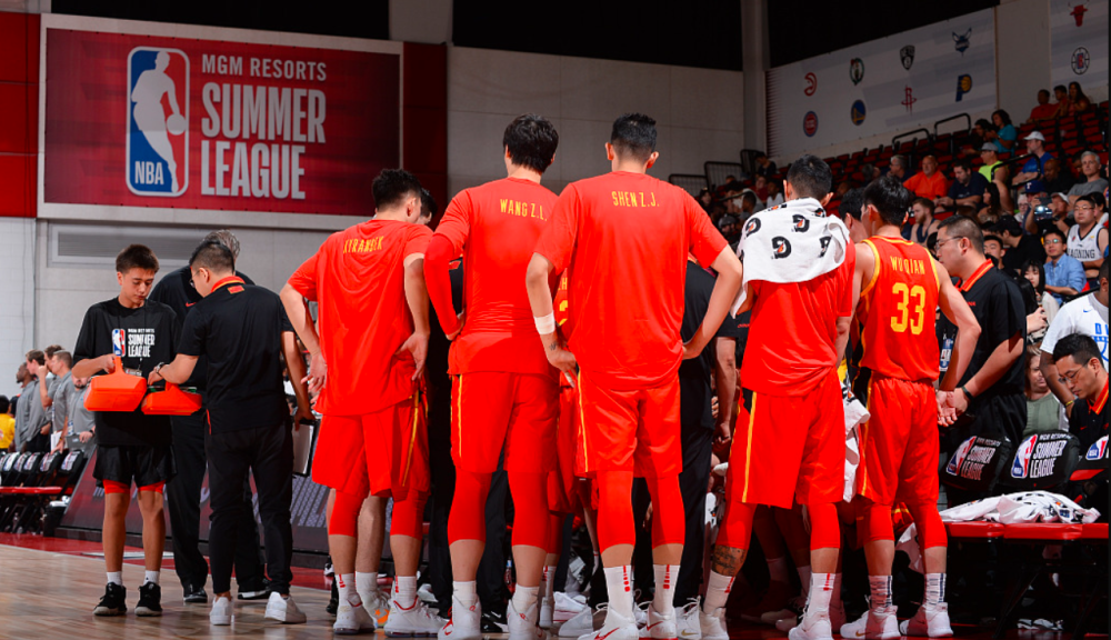 九游娱乐首页-黄蜂鏖战中国男篮，詹姆斯惊艳世界的简单介绍