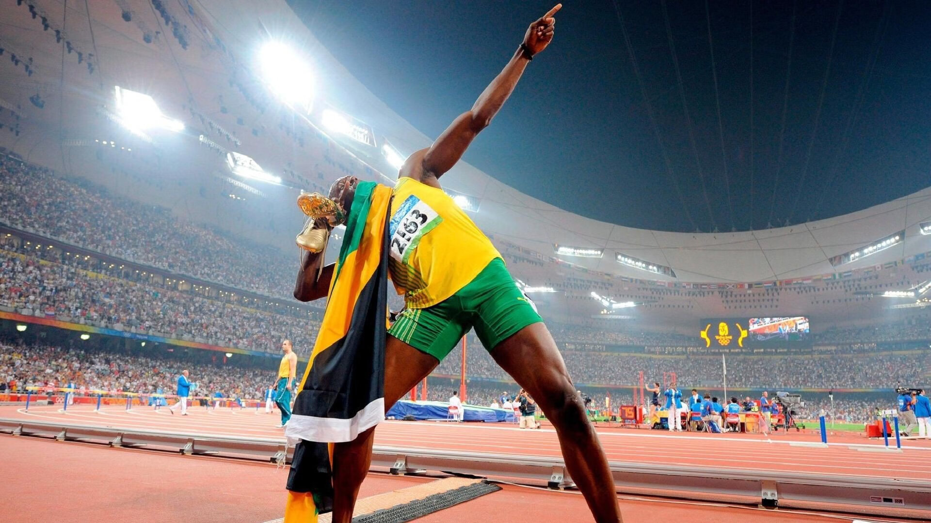 绝杀时刻,深圳队惊天逆转,克莱扛起全队的荣耀与泪水