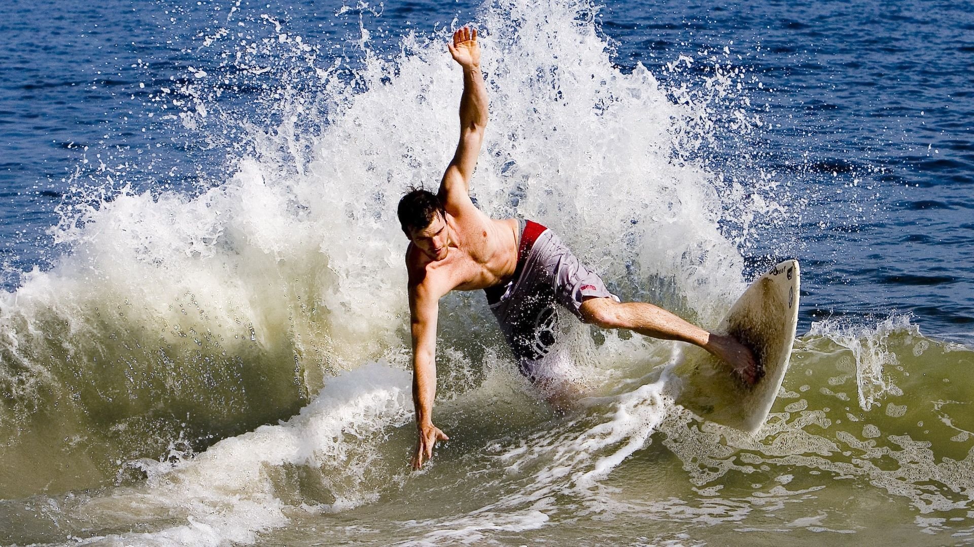 北欧风暴席卷赛场，瑞典队轻取韩国队，许昕点燃全场激情
